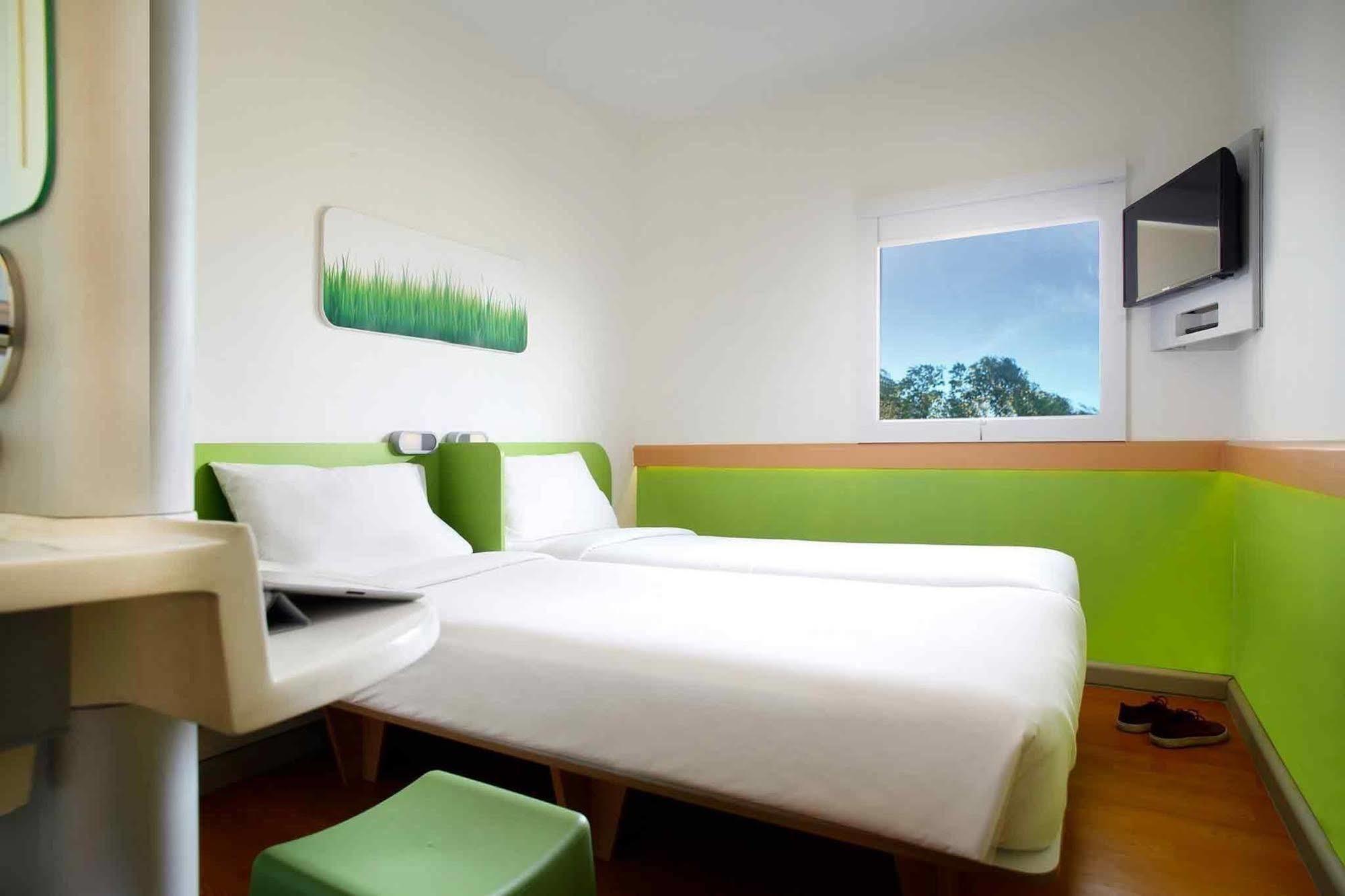 Cordia Hotel Surabaya Airport - Hotel Dalam Bandara - Formerly Ibis Budget Surabaya Airport Sidoarjo Exterior photo